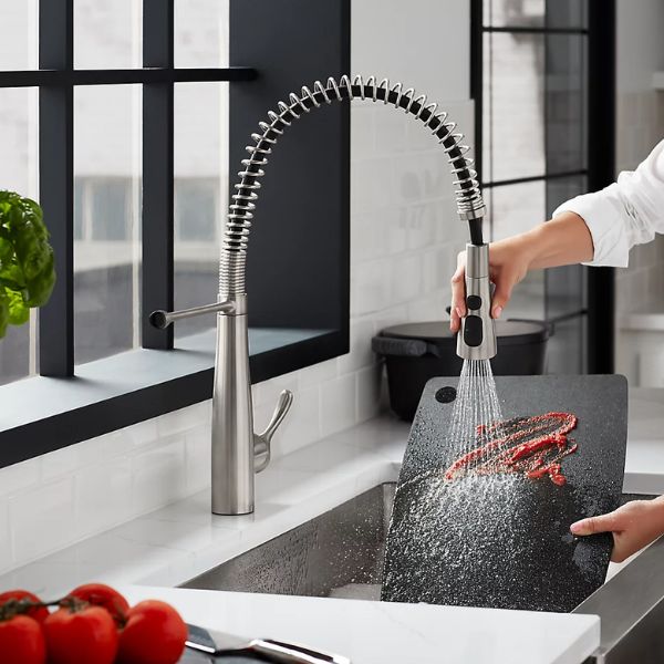 KOHLER Simplice® Semi-professional kitchen sink faucet with three-function sprayhead